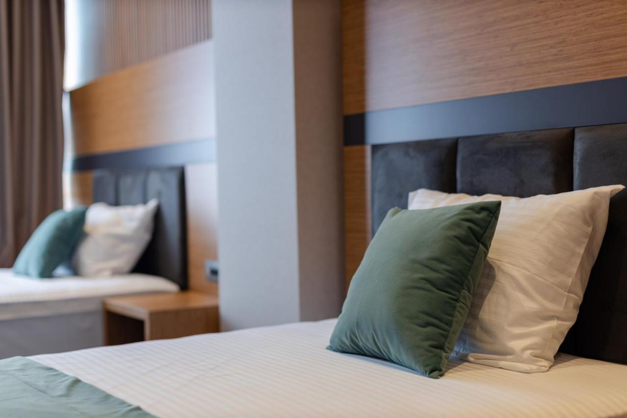 Hotel Monarch Batumi Esterno foto
