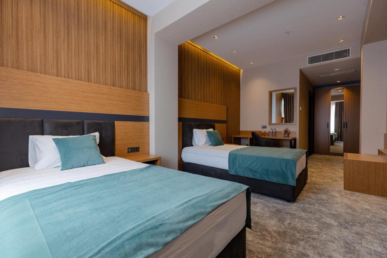 Hotel Monarch Batumi Esterno foto