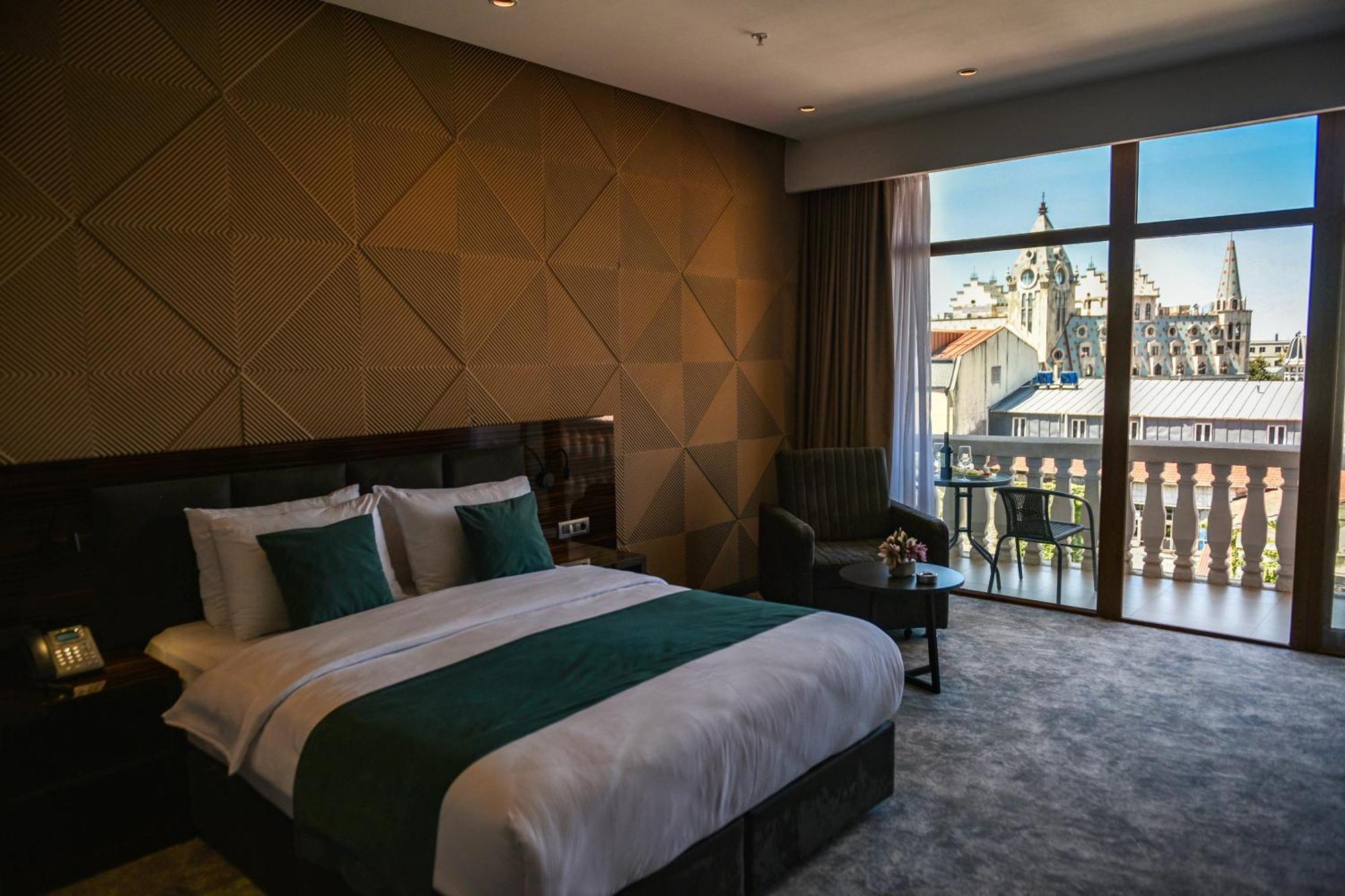Hotel Monarch Batumi Esterno foto