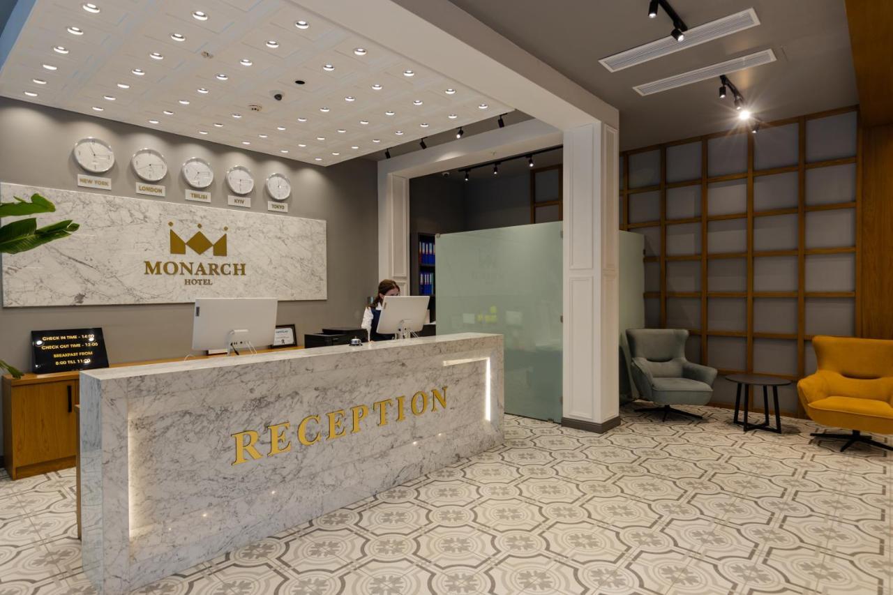 Hotel Monarch Batumi Esterno foto